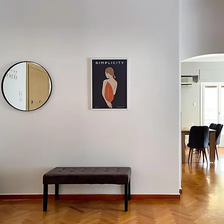 Apartment 2-bedroom Gallery Near The Metro Athens