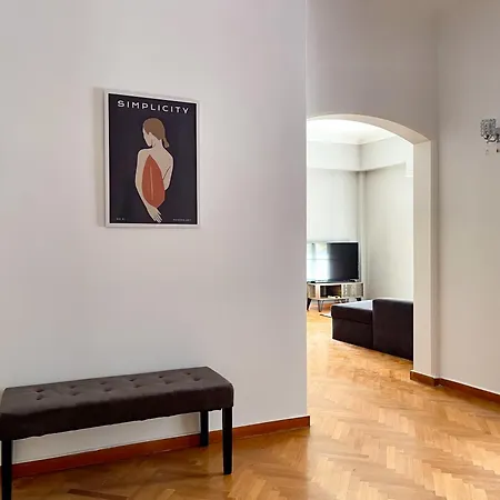 2-bedroom Gallery Near The Metro * Athens