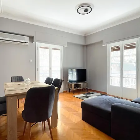 2-bedroom Gallery Near The Metro Apartment Athens